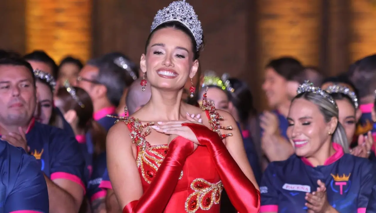 Primera ‘preca’ cruceña: La reina Camila lucirá un imponente carro de inspiración ancestral