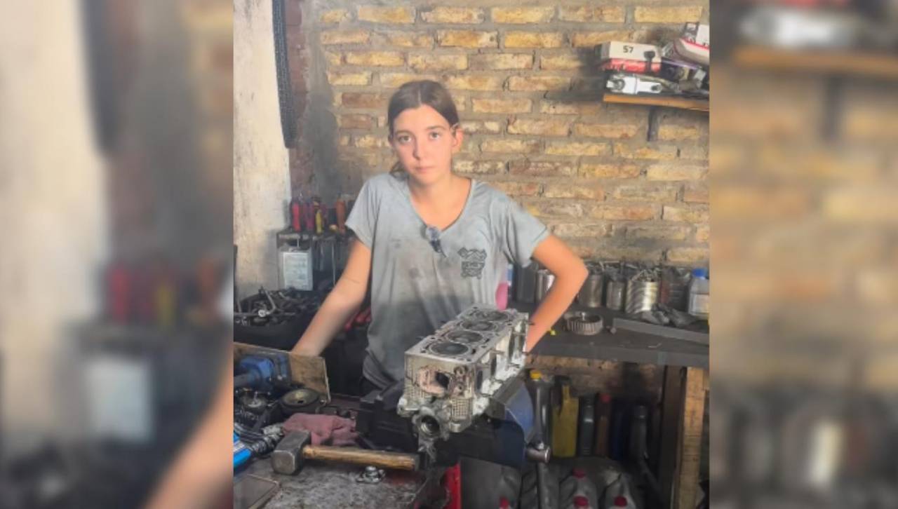 Candela, la adolescente mecánica que conquista las redes sociales