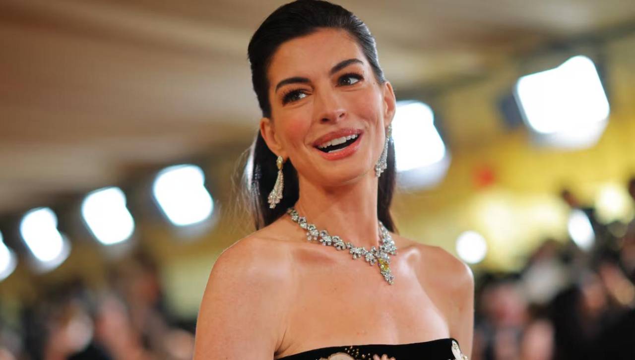 Anne Hathaway anuncia que se encuentra en la dulce espera