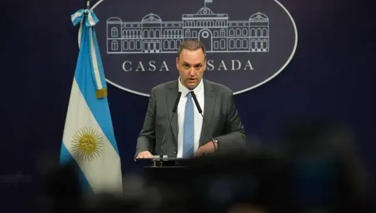 Manuel Adorni renunció como jefe de Gabinete del Gobierno de Javier Milei tras meses de escándalos de corrupción