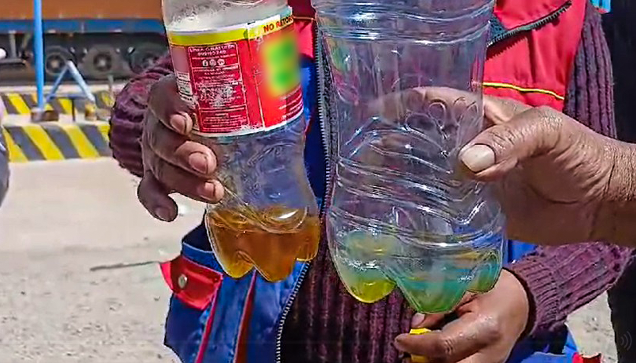 Choferes de El Alto dicen que en un surtidor les vendieron “aceite de soya” en lugar de diésel