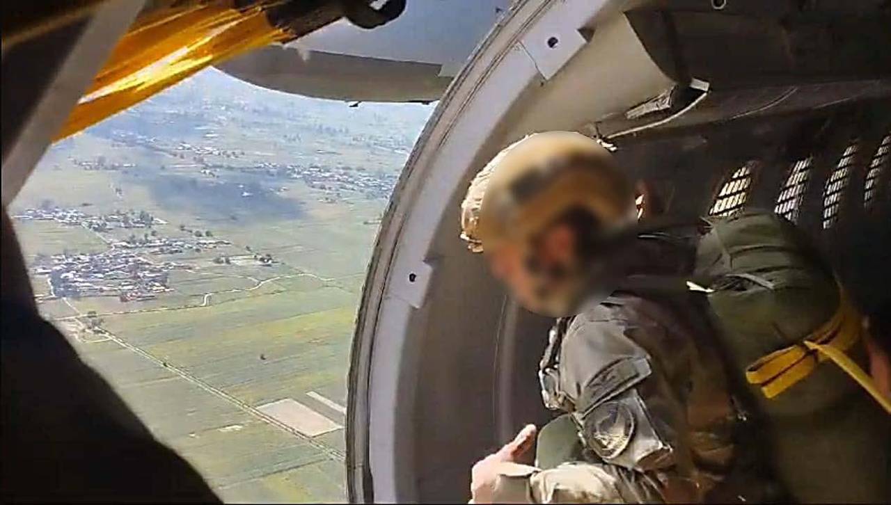 Muere instructor de paracaidismo durante un salto de demostración en Cochabamba