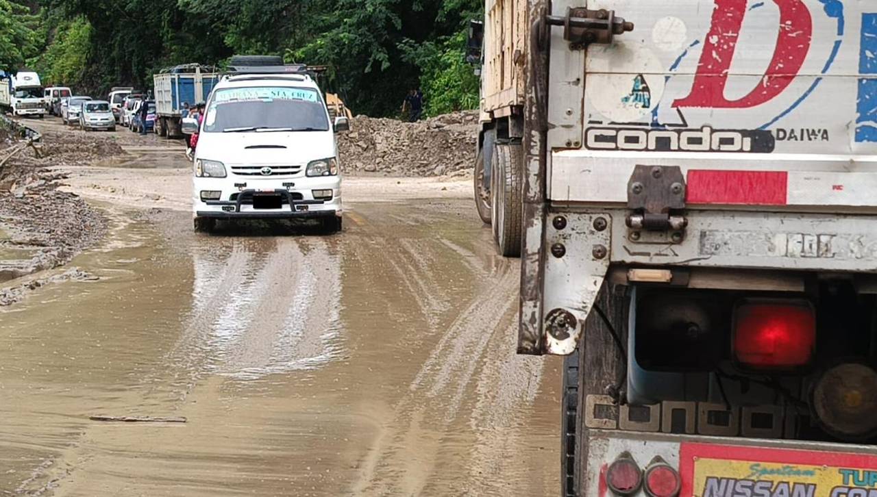 Se restablece la circulación en la antigua carretera entre Santa Cruz y Cochabamba, pero ABC teme nuevos deslizamientos
