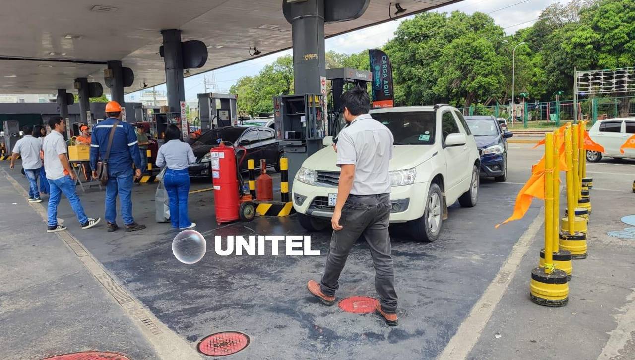 Santa Cruz: Solo 12 surtidores concretaron la solicitud para vender combustible importado y aún se advierte burocracia
