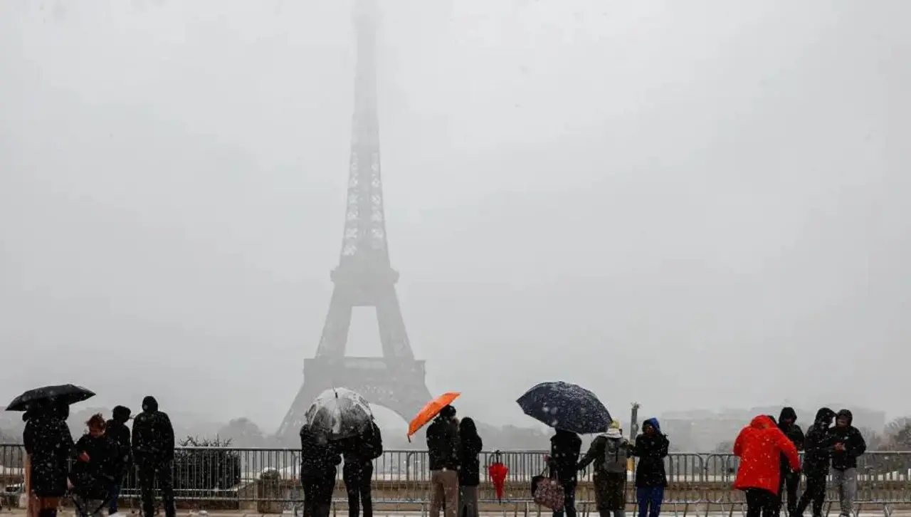 Unos 800.000 alumnos franceses no regresarán este lunes al colegio por una alerta de temporal