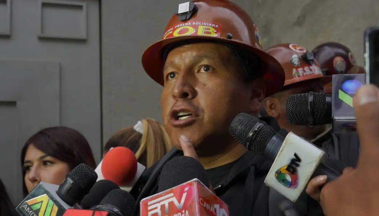 El Gobierno mantiene abiertas las puertas del diálogo; la COB pide que la reunión se instale en El Alto