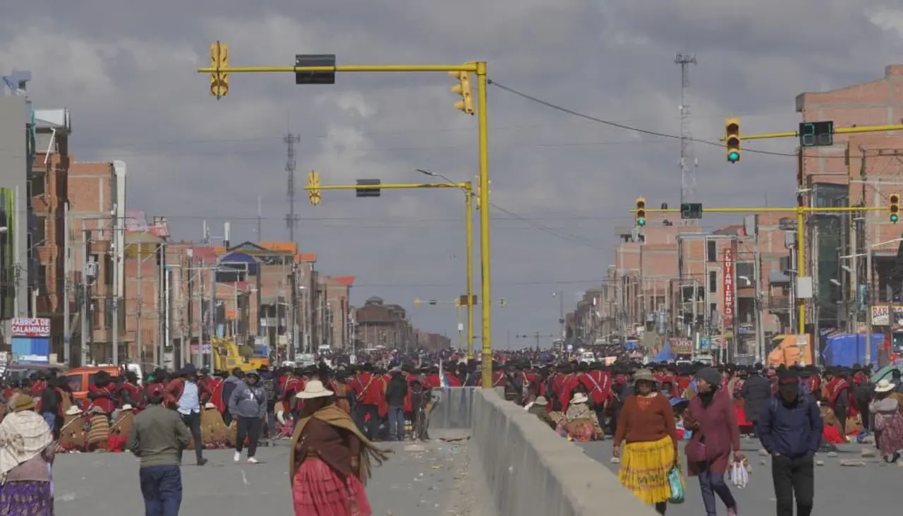 IBCE estima que pérdidas diarias por bloqueos ascienden a cerca de $us 10 millones 