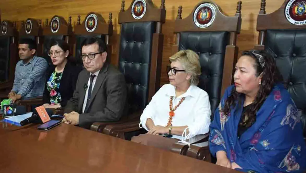 Fiscalía dice que se activó la alerta migratoria contra magistrados prorrogados del TCP