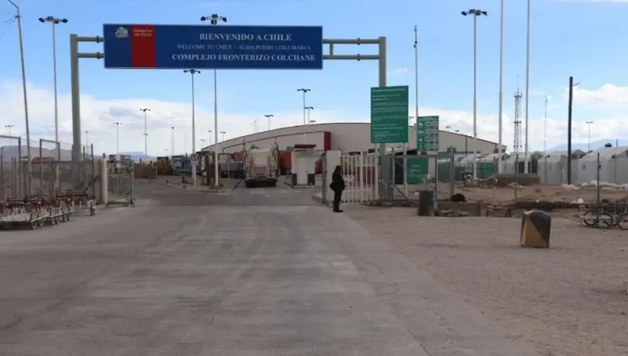 Cámara de Transporte se declara en estado de apronte y exige la restitución de horarios ampliados en Aduana chilena