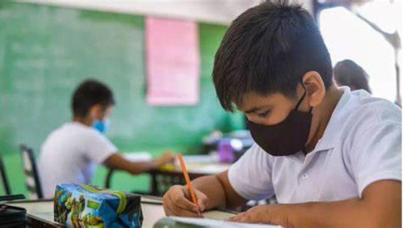 Retorno a clases escolares: ¿Será obligatorio el uso de barbijo en Santa Cruz?