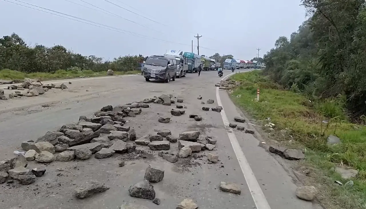 La Policía reporta 47 puntos de bloqueo en Cochabamba, la mayoría en las rutas al oriente