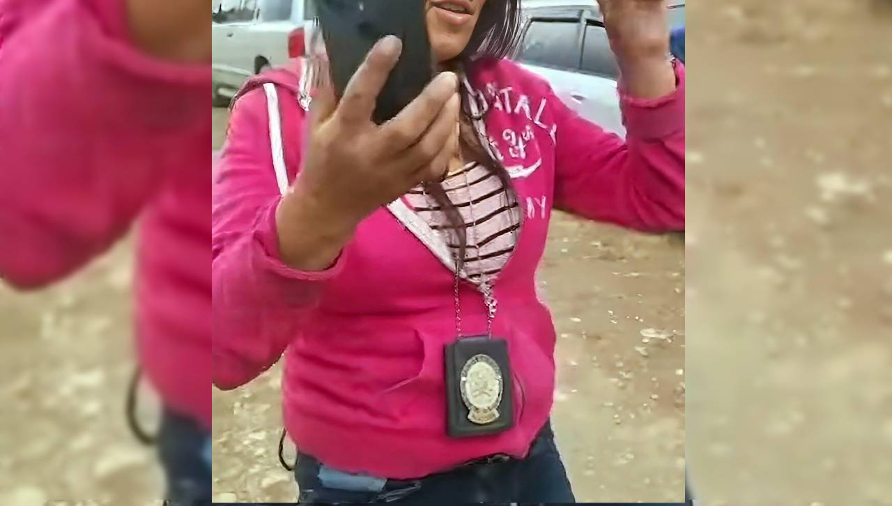 Mujer en estado de ebriedad se hizo pasar por policía y fue sentenciada a cuatro años de cárcel