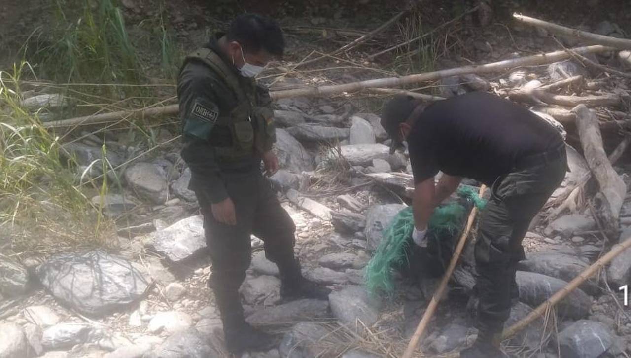 En estado de descomposición, así fue encontrado el cadáver de una persona en un río en La Paz 