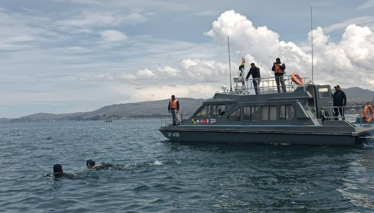 Pescador muere y su esposa queda herida tras caída de un rayo en el lago Titicaca, reporta la Policía
