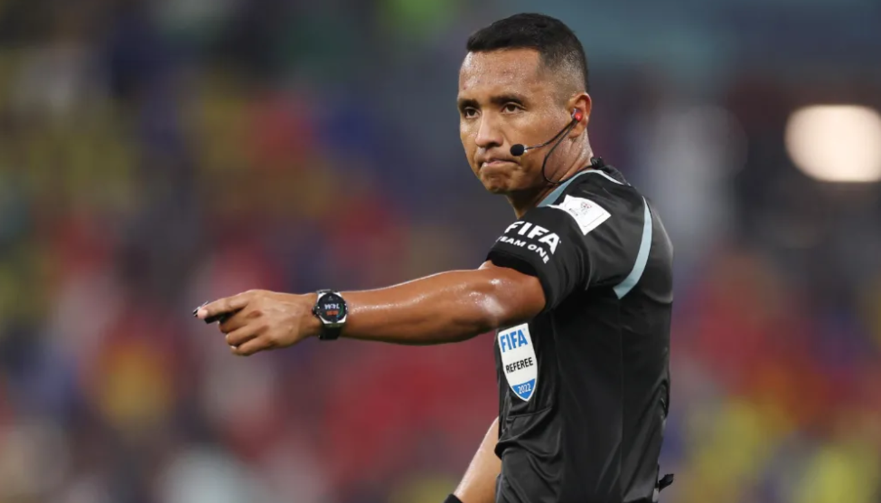 El salvadoreño Iván Barton dirigirá el partido Bolivia - Irak por el repechaje mundialista