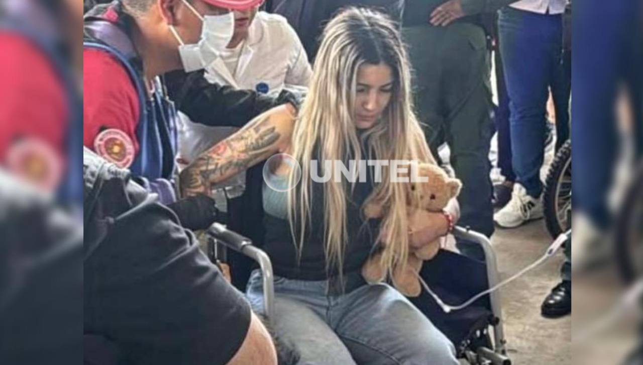 Video: Hermana de Marset ingresa al hospital abrazando un peluche y en silla de ruedas