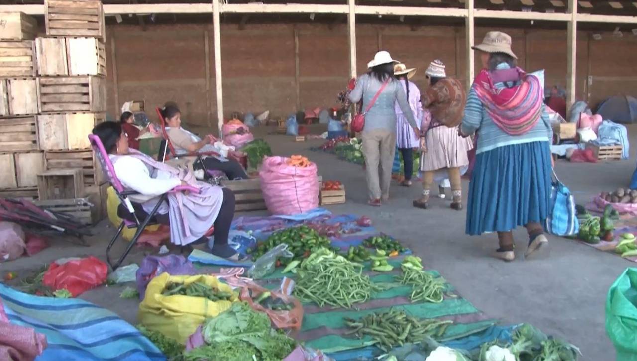 Las verduras y frutas no llegan hace días, señalan en mercados de Cochabamba