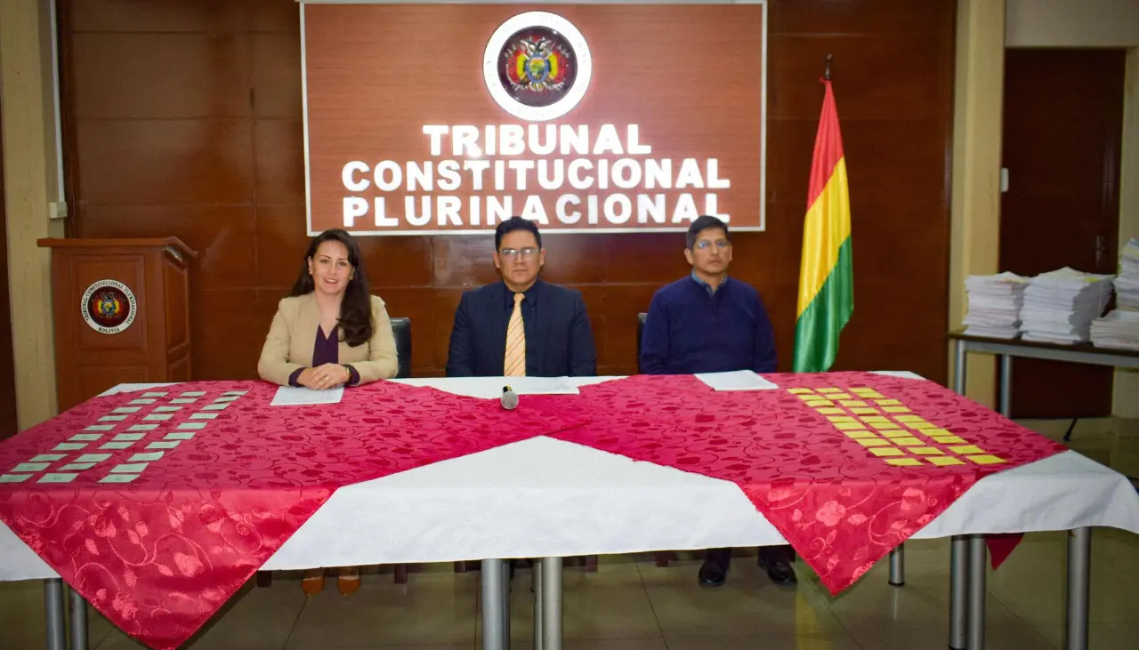 Comisión de Constitución trata una ley corta para garantizar el funcionamiento del TCP con cuatro magistrados