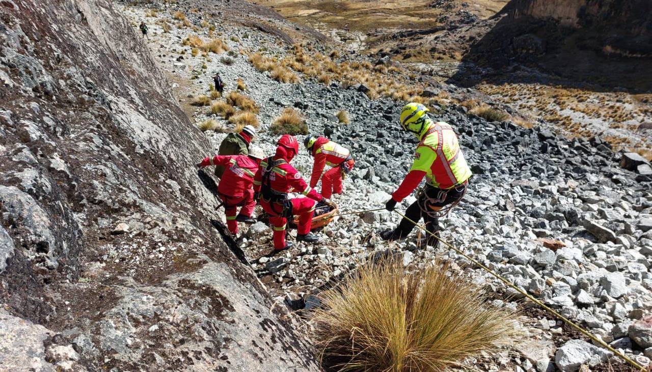 Turista extranjero muere tras caer 150 metros en el nevado Huayna Potosí, reporta Bomberos