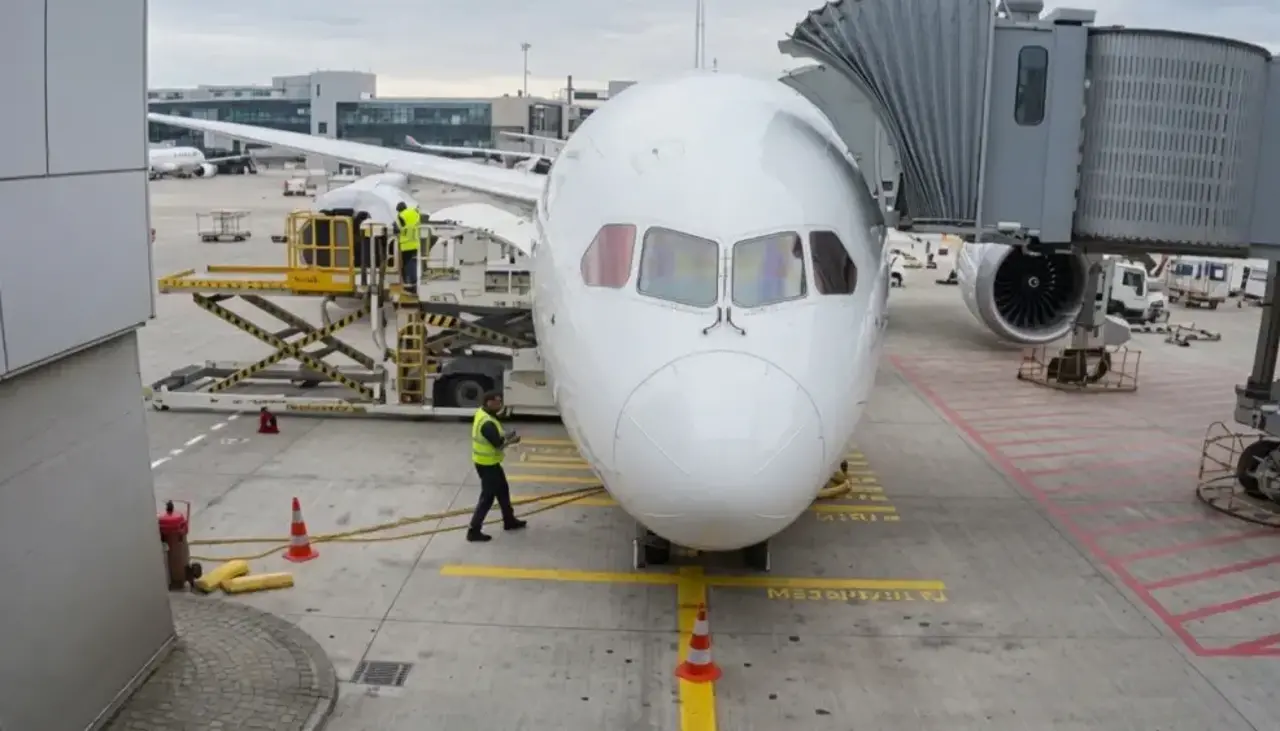 Video: Un avión Boeing sufre accidente en aeropuerto y deja varios heridos