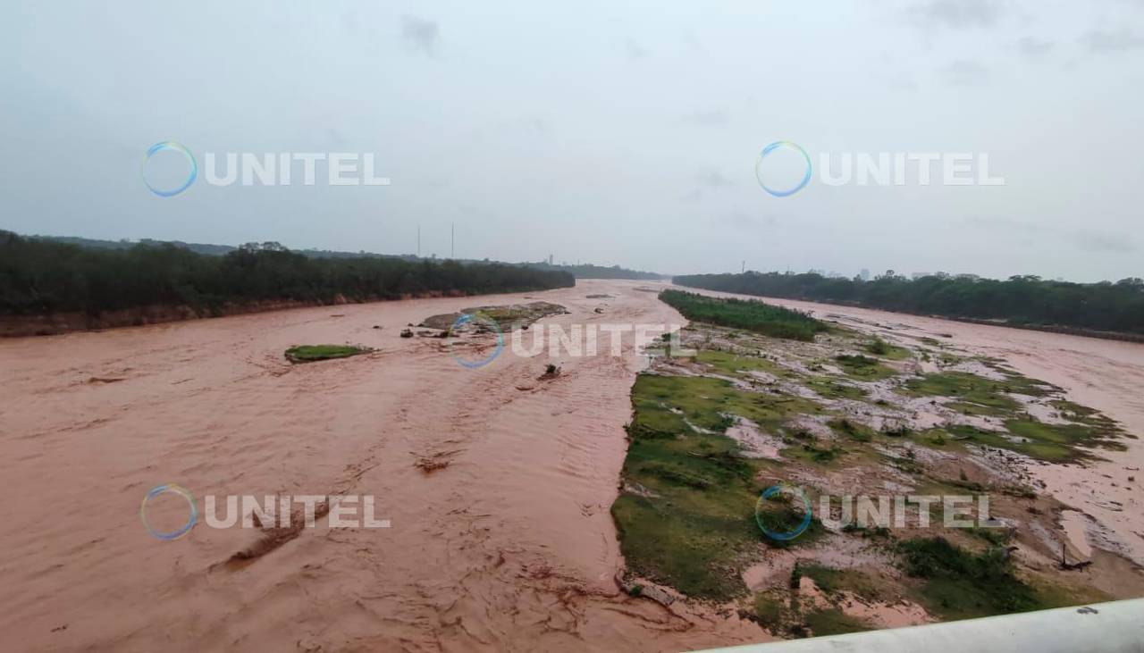 Registran crecidas de ríos por intensas lluvias en Santa Cruz y el Searpi está en alerta