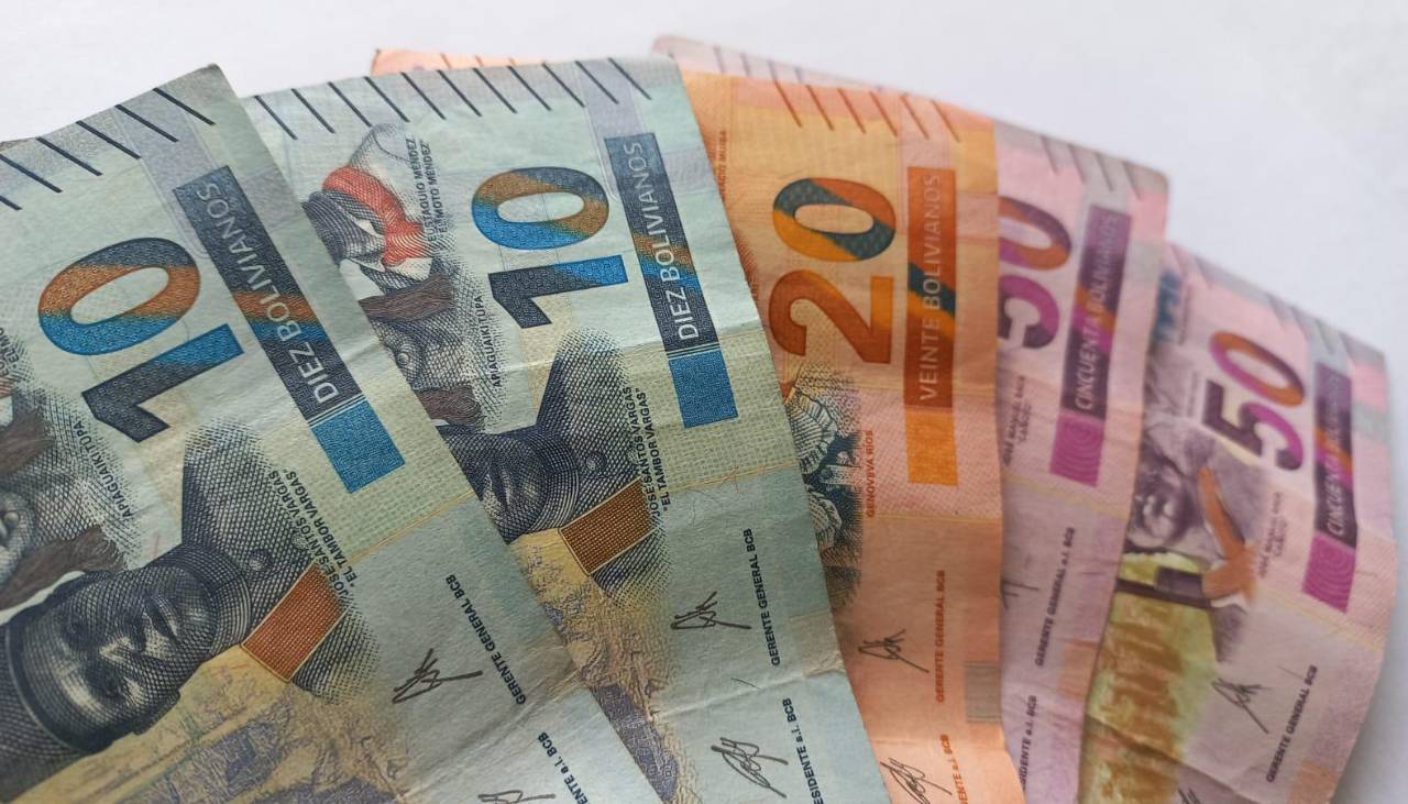 ASFI advierte que entidades financieras retendrán billetes sustraídos del avión siniestrado