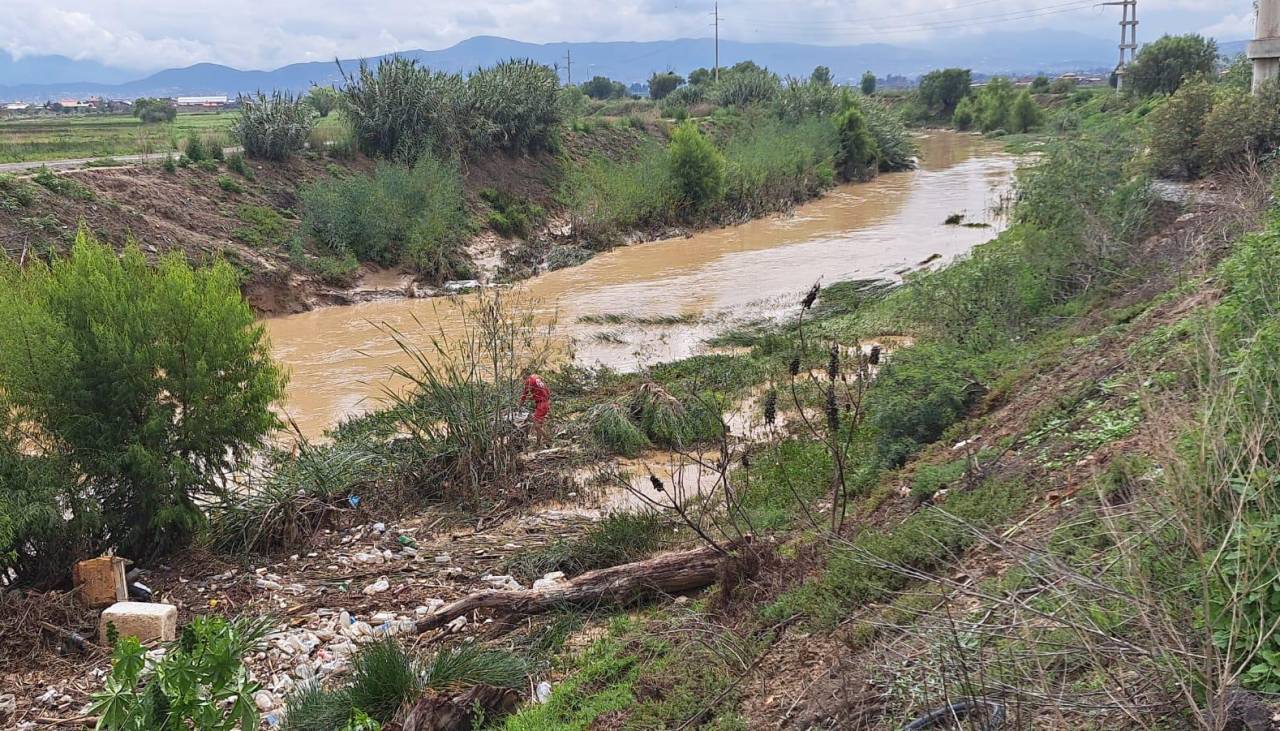 Hallan sin vida a las dos hermanas que fueron arrastradas por un río