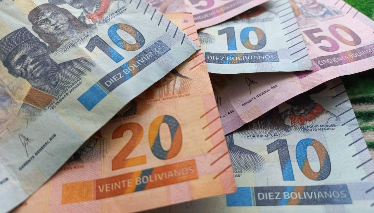 “Estamos desorientados”: Comerciantes de La Paz reportan caída en ventas debido a los billetes de la serie B