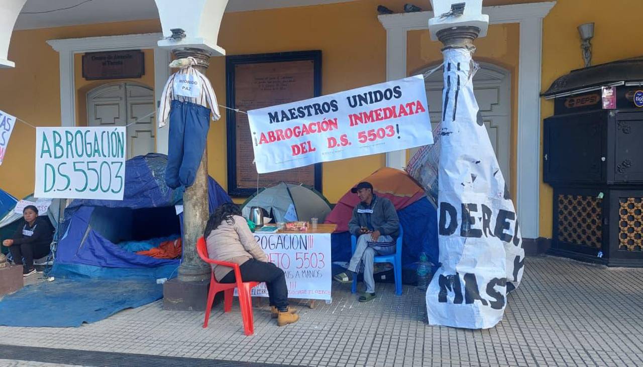 Segundo día de huelga de hambre de la COD de Cochabamba, que exige abrogar el DS 5503