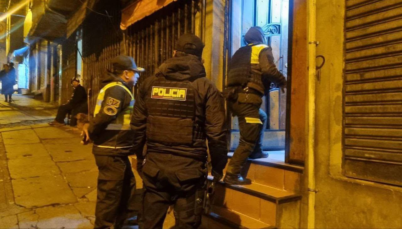 Delincuentes armados roban Bs 280.000 en una vivienda de El Alto