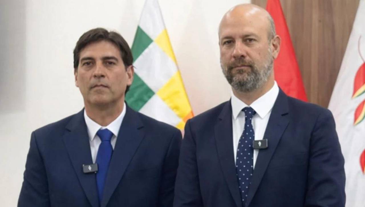 Gobierno anuncia la destitución del gerente de BoA, Eduardo Valdivia