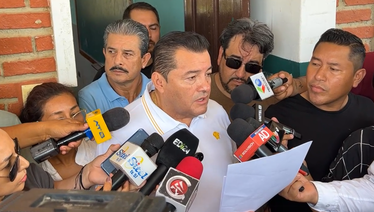 Según Jhonny Fernández, más del 90% de los colegios están en condiciones para empezar las clases