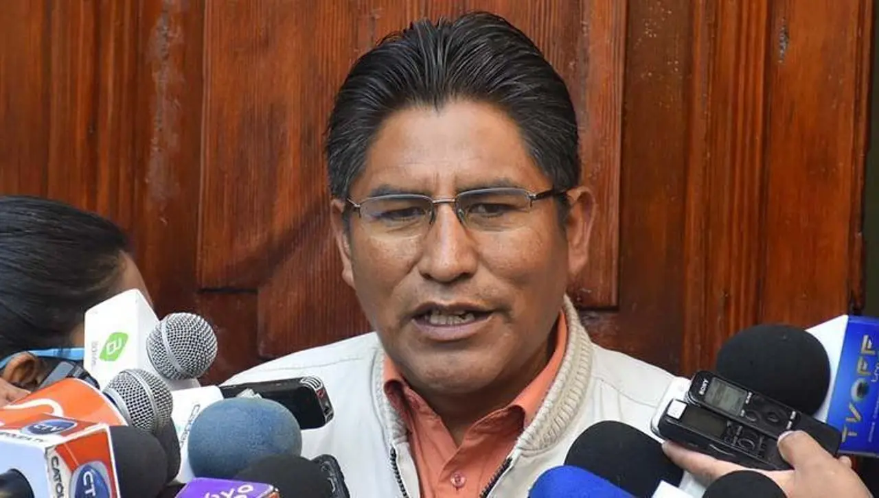 Patzi dice que Evo tiene “ambición de poder” y que pedido de bloqueadores “no tiene sentido”