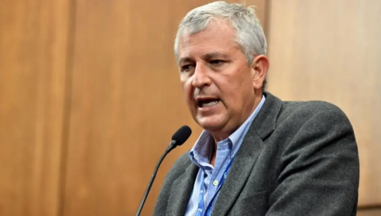 Branko confirma que postulará a la Gobernación cruceña y dice que no renunciará al Senado