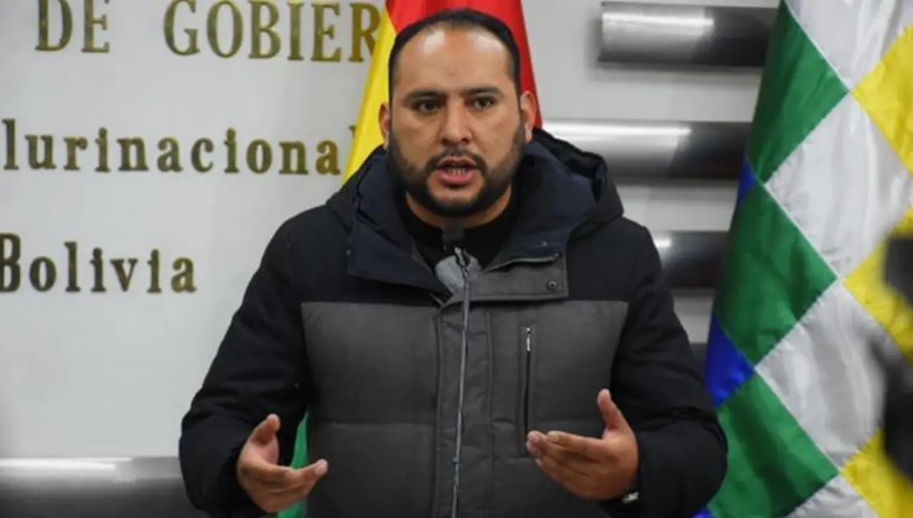 “Es un precedente” para los que pretendan afectar la democracia, remarca ministro Ríos tras la reclusión de Ruth Nina