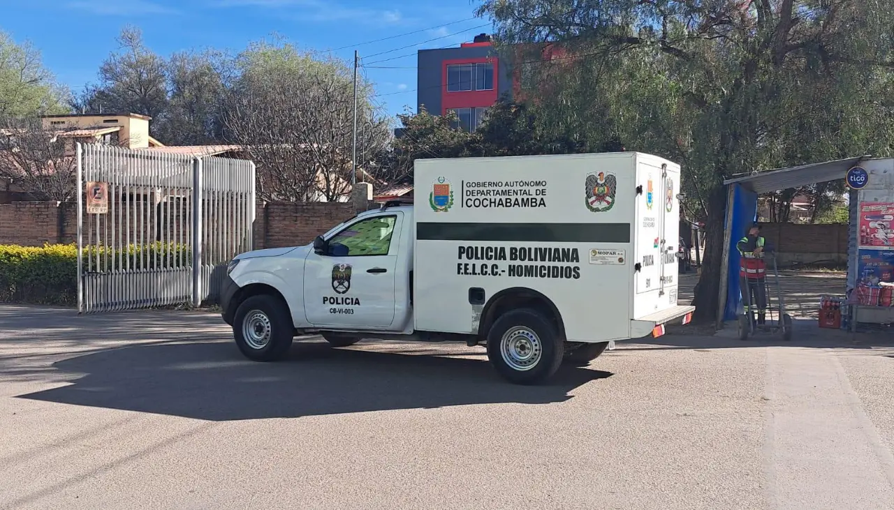 Joven muere en piscina olímpica en Cochabamba; autoridades investigan el hecho