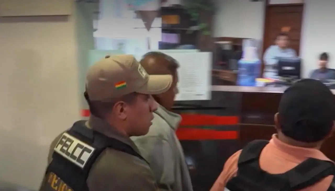 Dictan detención preventiva para el abogado Lurwyn Ledezma