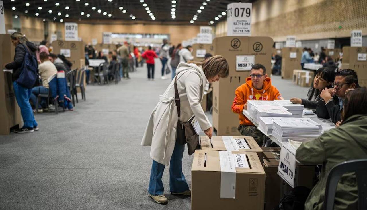 Los colombianos, listos para ir a las urnas y votar por el sucesor del presidente Petro