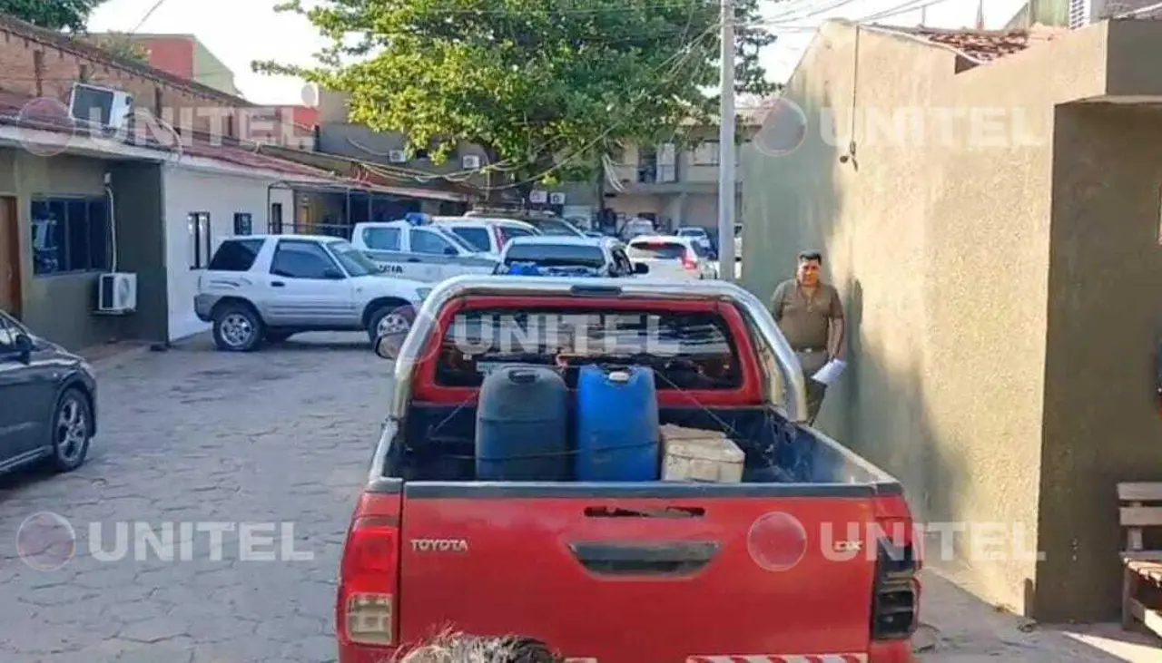 La presunta pareja de Mijão llega a la Felcc de Santa Cruz tras ser localizada en San Rafael