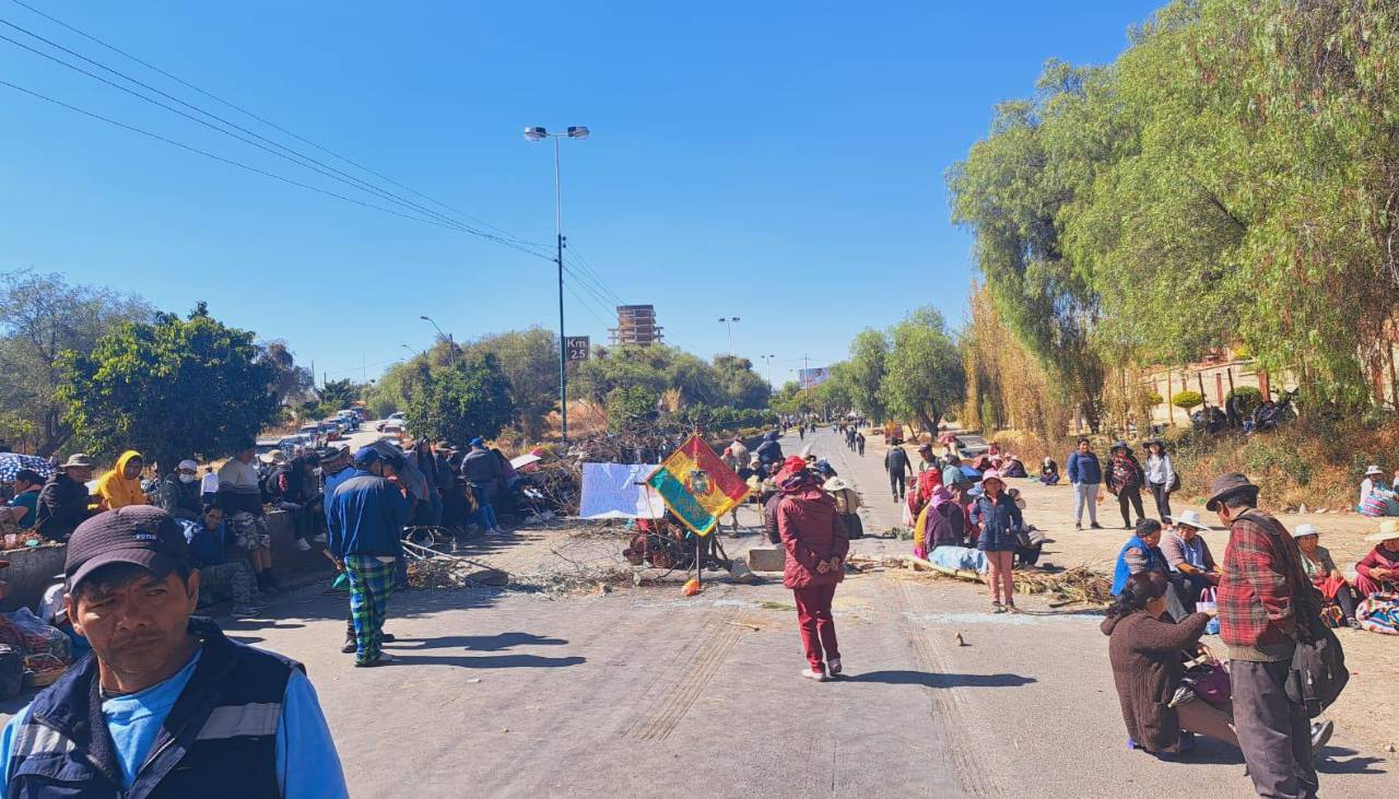 Cochabamba: Vecinos de Sacaba levantan bloqueos tras acuerdo con autoridades