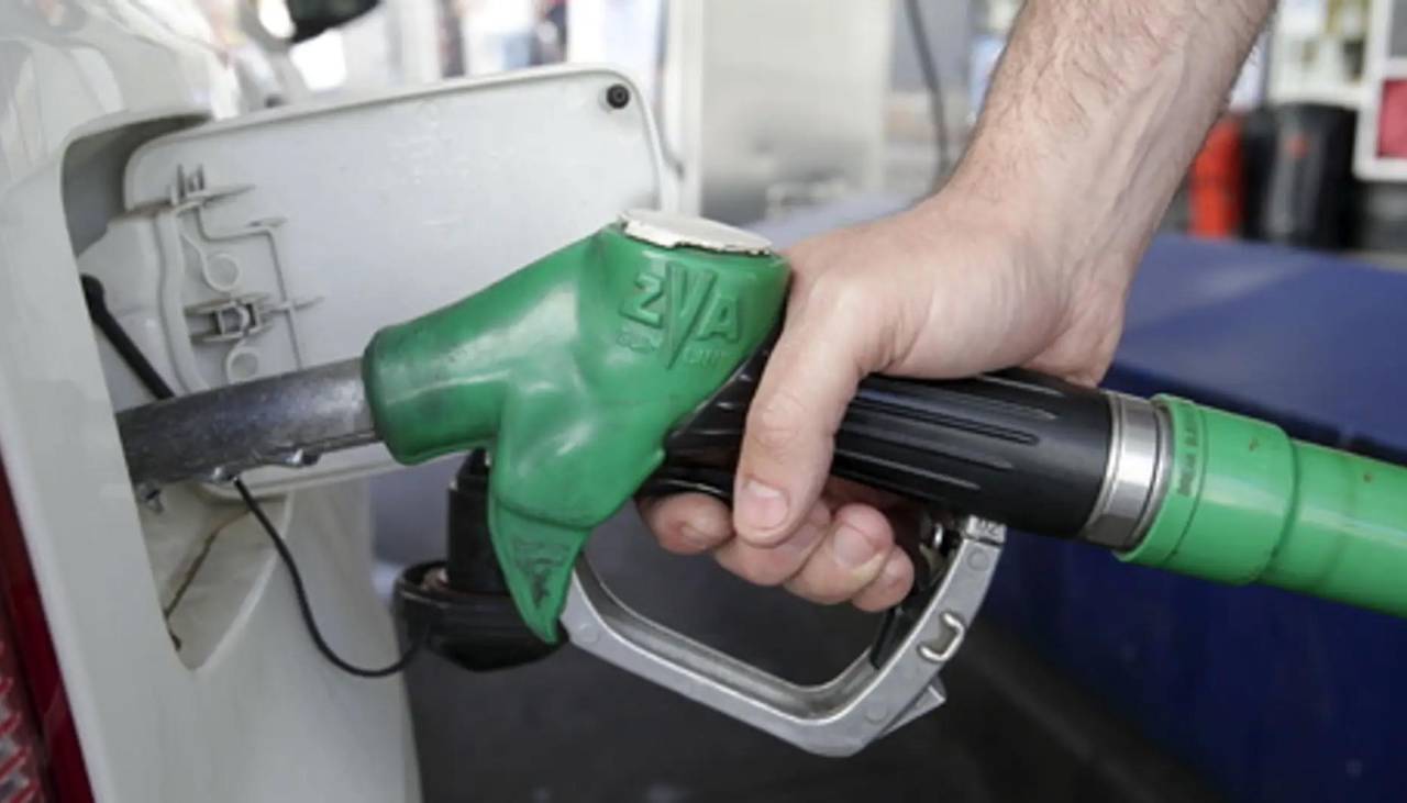 Gobierno dice que está dispuesto a ayudar al gobernador Velasco para importar combustible en alianza con privados