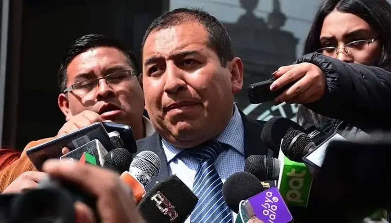 Viceministro califica de “irresponsable” pedido de alza salarial del 20% de la COB