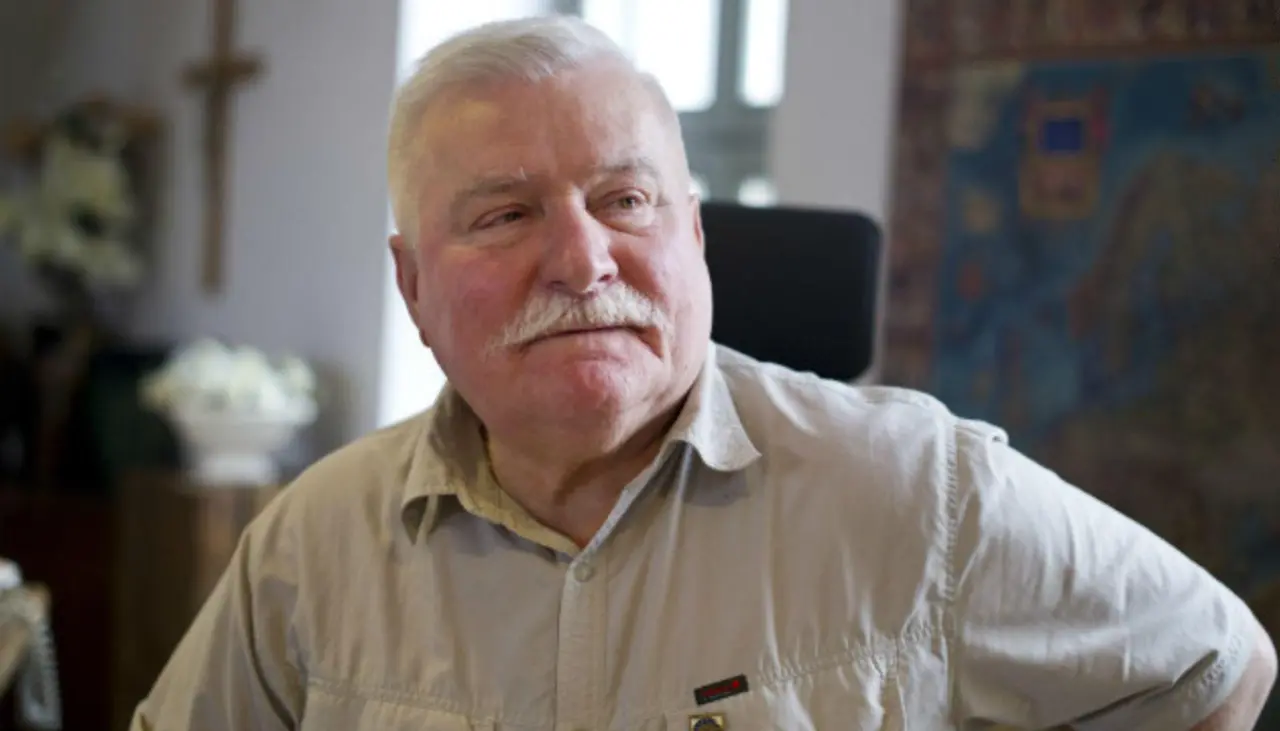 Lech Walesa, premio Nobel de la Paz, dice que el trato de Trump a Zelenski le produjo “miedo y asco”