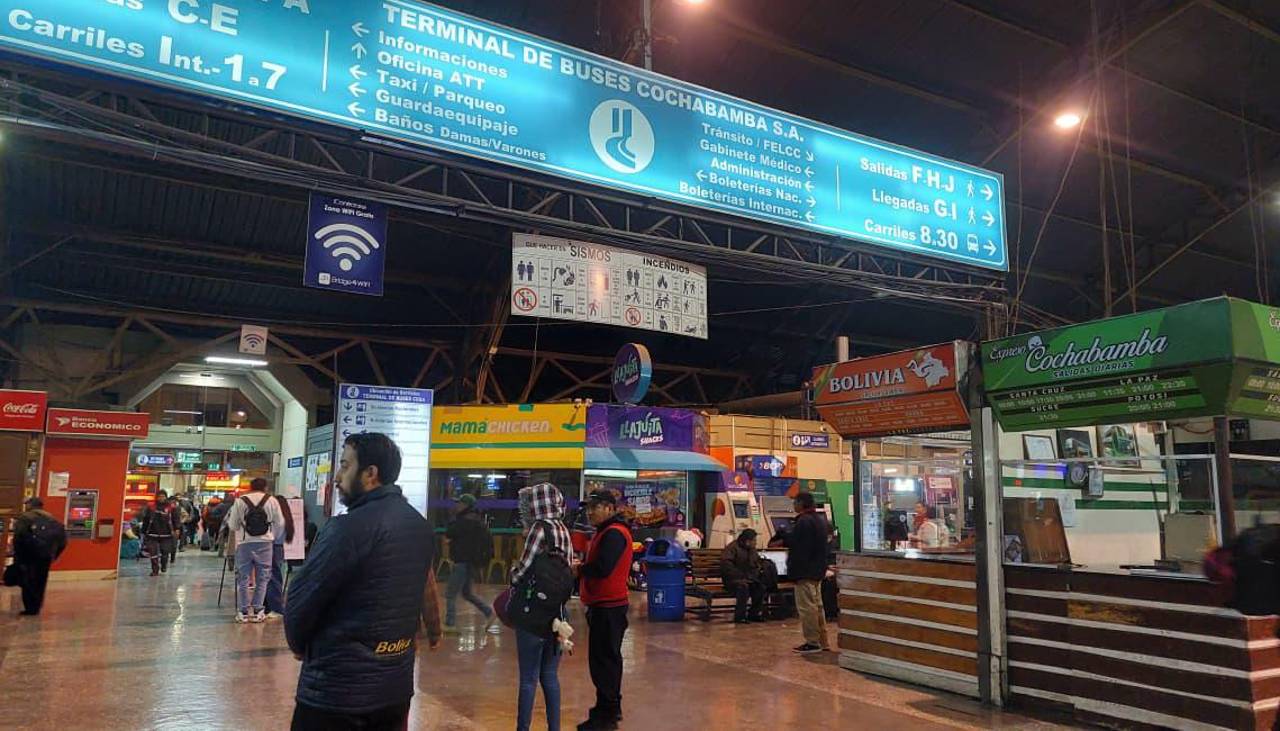 Cochabamba normaliza salidas terrestres y aéreas tras intensa nevada