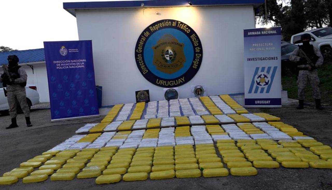 Avioneta arroja en Uruguay más de 400 kilos de droga e investigan si tenía matrícula boliviana 
