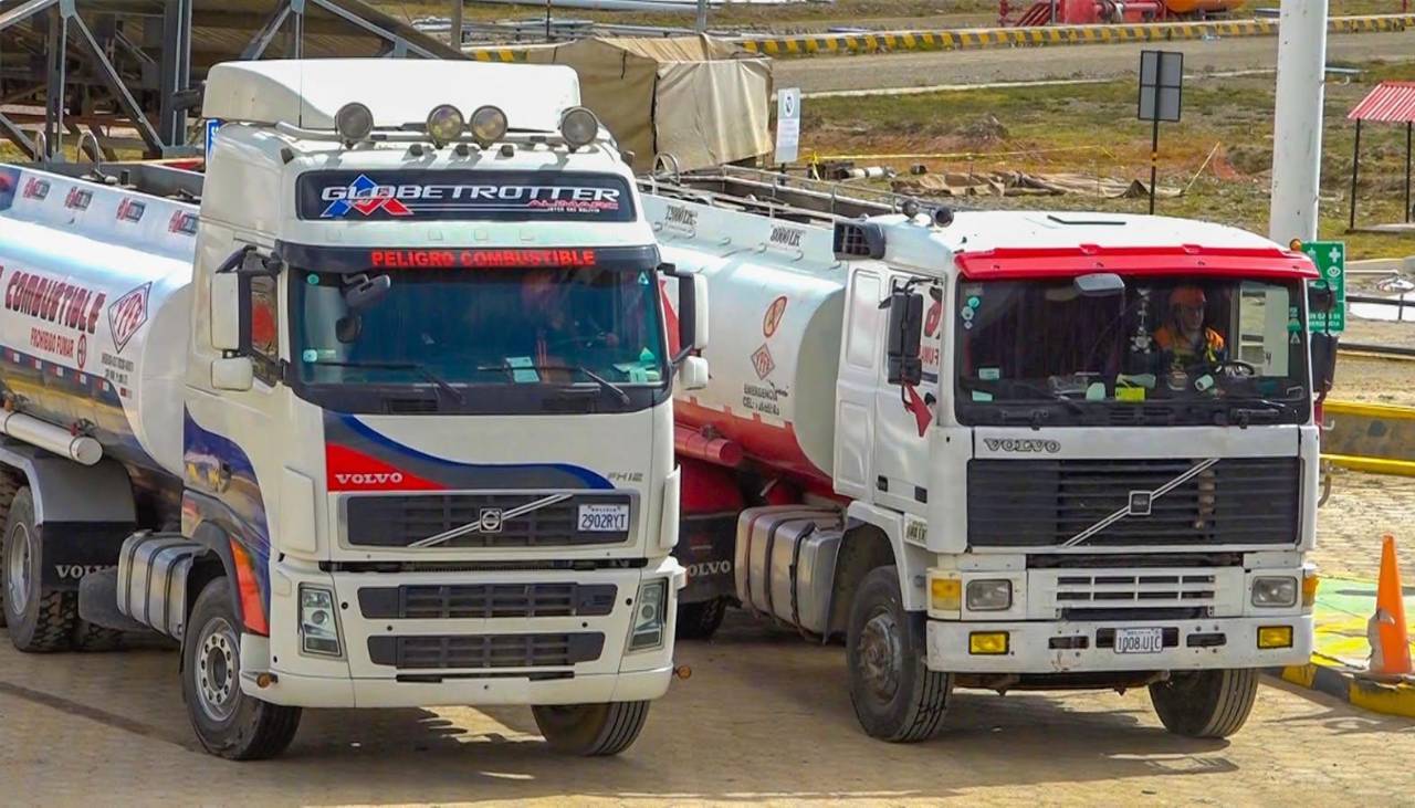 Autoridades de Gobierno y cisterneros instalan reunión con miras a superar el paro sectorial