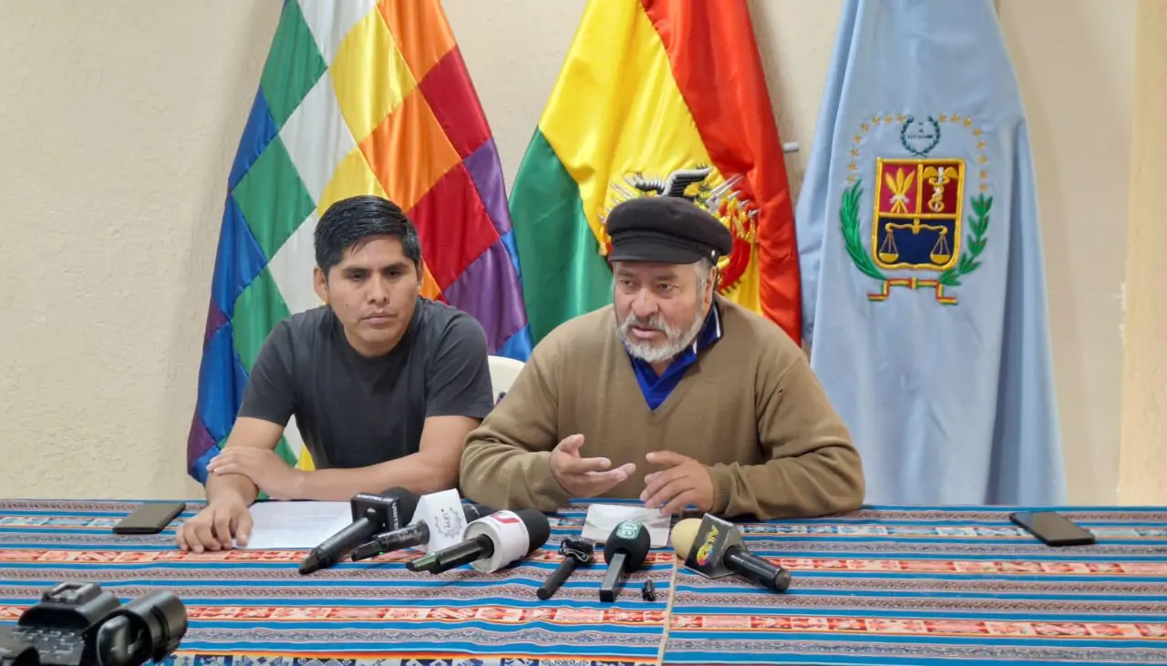 Cocaleros del trópico rechazan la presencia anunciada de la DEA en el país