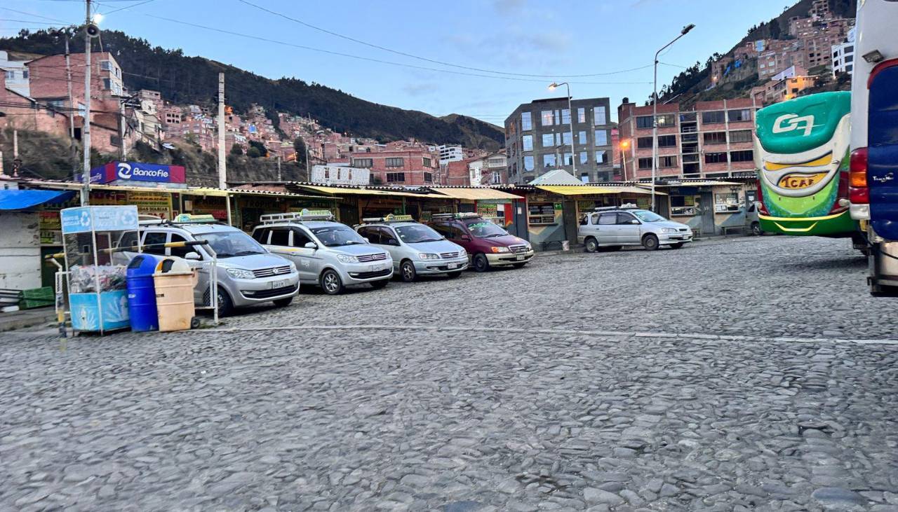 Terminales de buses del eje central condicionan la venta de pasajes debido a que persisten bloqueos