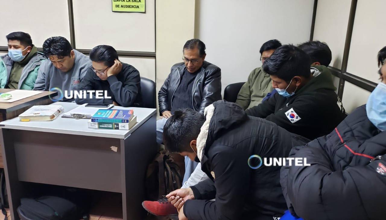 Envían a la cárcel a dos policías vinculados con llamadas del exfiscal Mariaca desde la cárcel