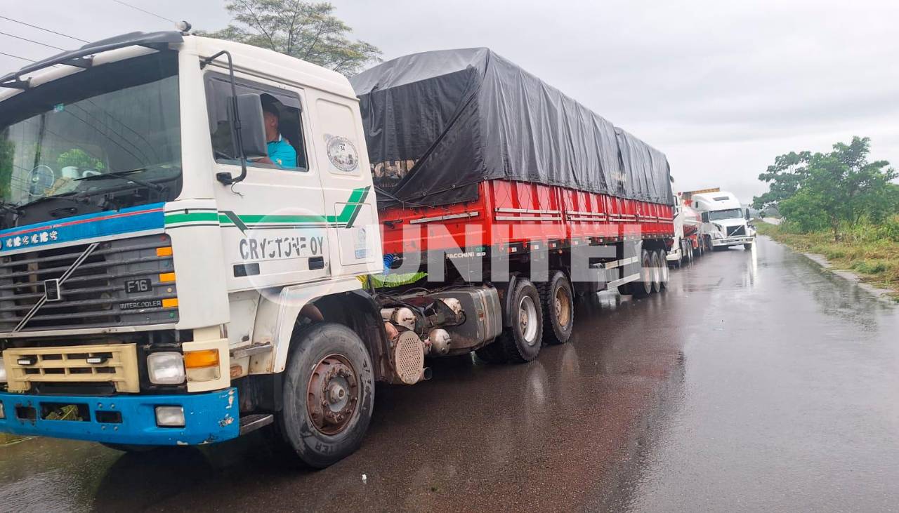Cochabamba: Transportistas dicen que son cinco puntos de bloqueo indefinido hasta que se garantice la ‘calidad de la gasolina’